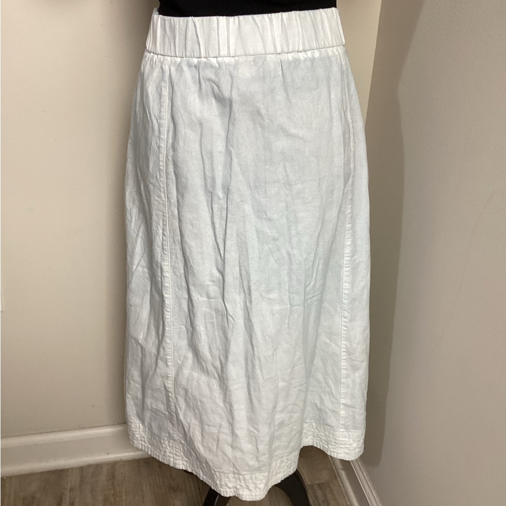 .109 Universal Thread Women’s White With Faded Bl… - image 3